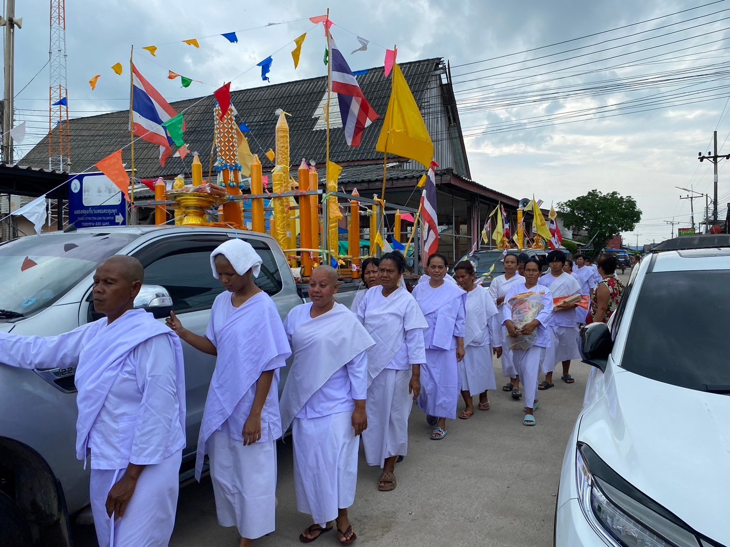 ถวายเทียนพรรษา